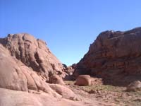 20050414_252_Egypt_Mount_Sinai_Descent_of_Mt._Sinai_Rock_Climbing_001