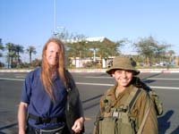 20050505_388_Israel_Ein_Gedi_Main_Road_Misop_&_Female_Soldier_Guitar_&_Machine_Gun